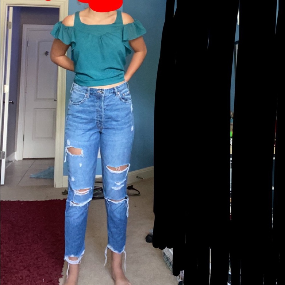 🎉🎉cute ripped jeans!